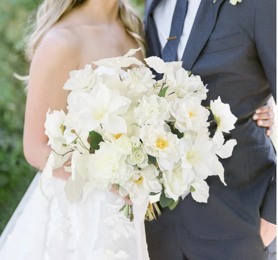 Ivory Aura Bouquet